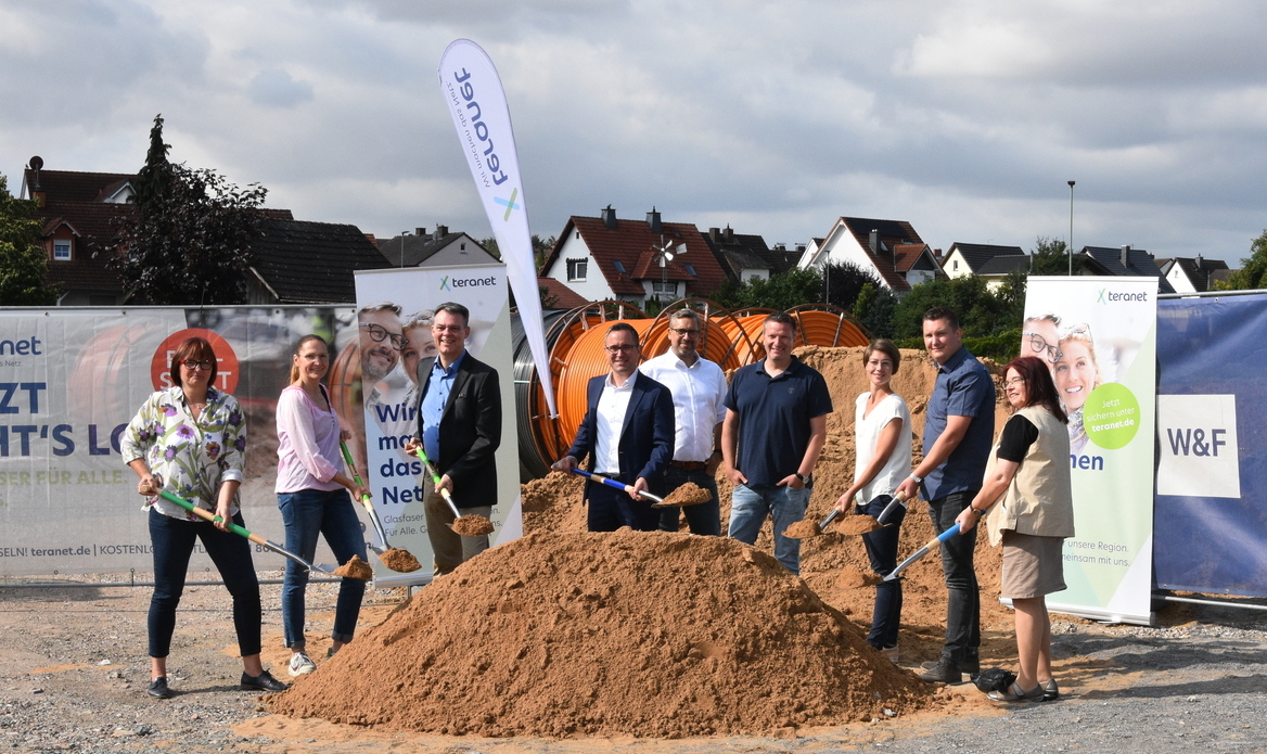 Spatenstich zum Glasfaserausbau Wölfersheim