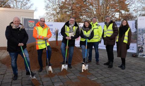 Erster Spatenstich in Heusenstamm